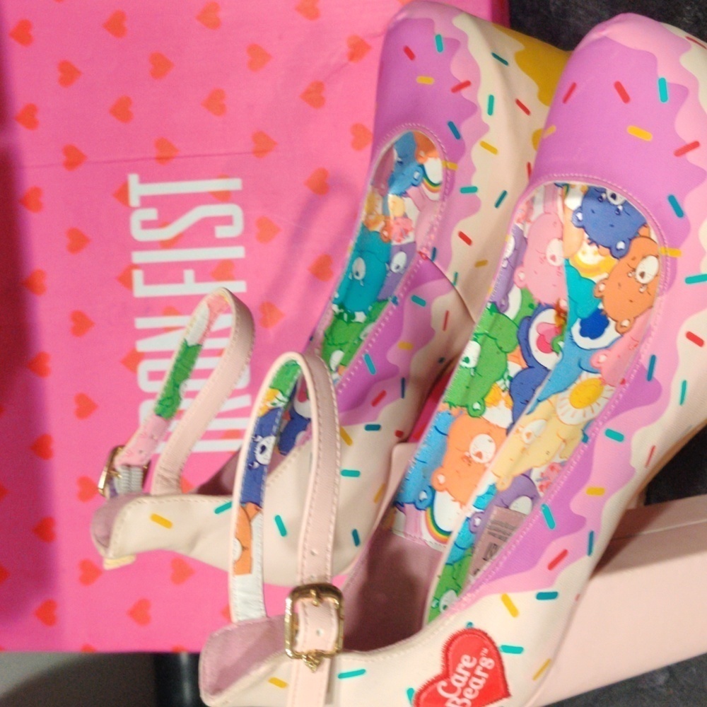 Iron fist Care Bear platform Dollskill size 7 - Picture 2 of 8